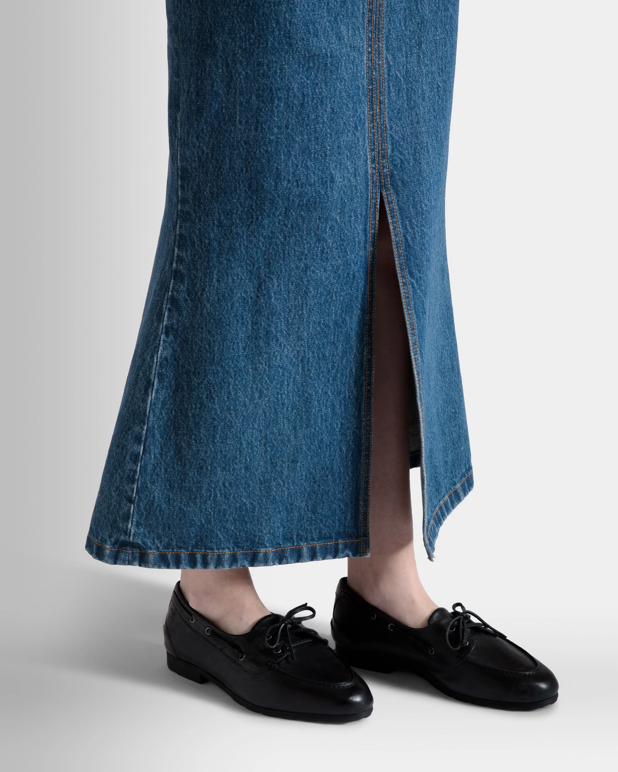 Plume Mocassin In Black Leather - Image 2