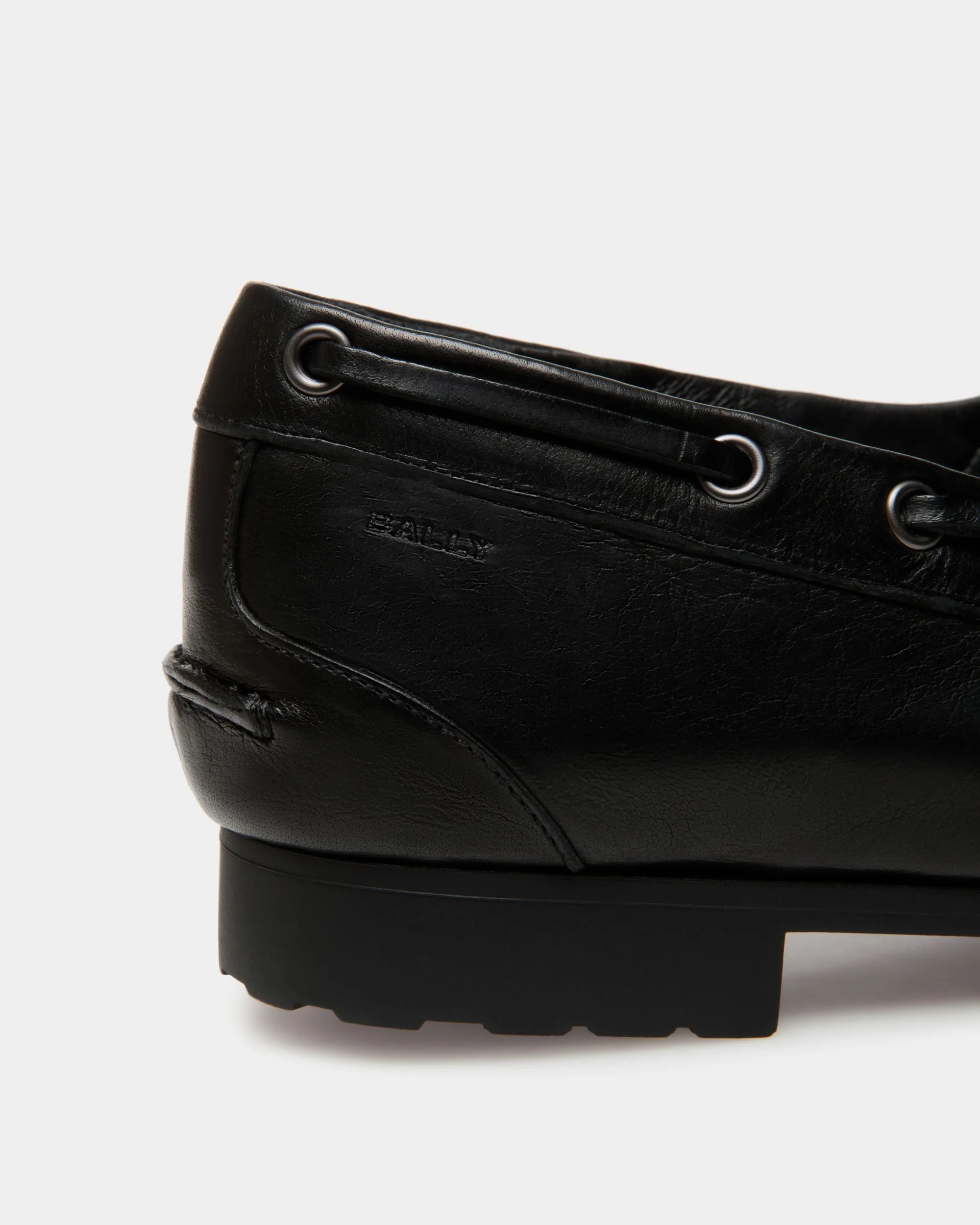 Plume Mocassin In Black Leather - Image 6