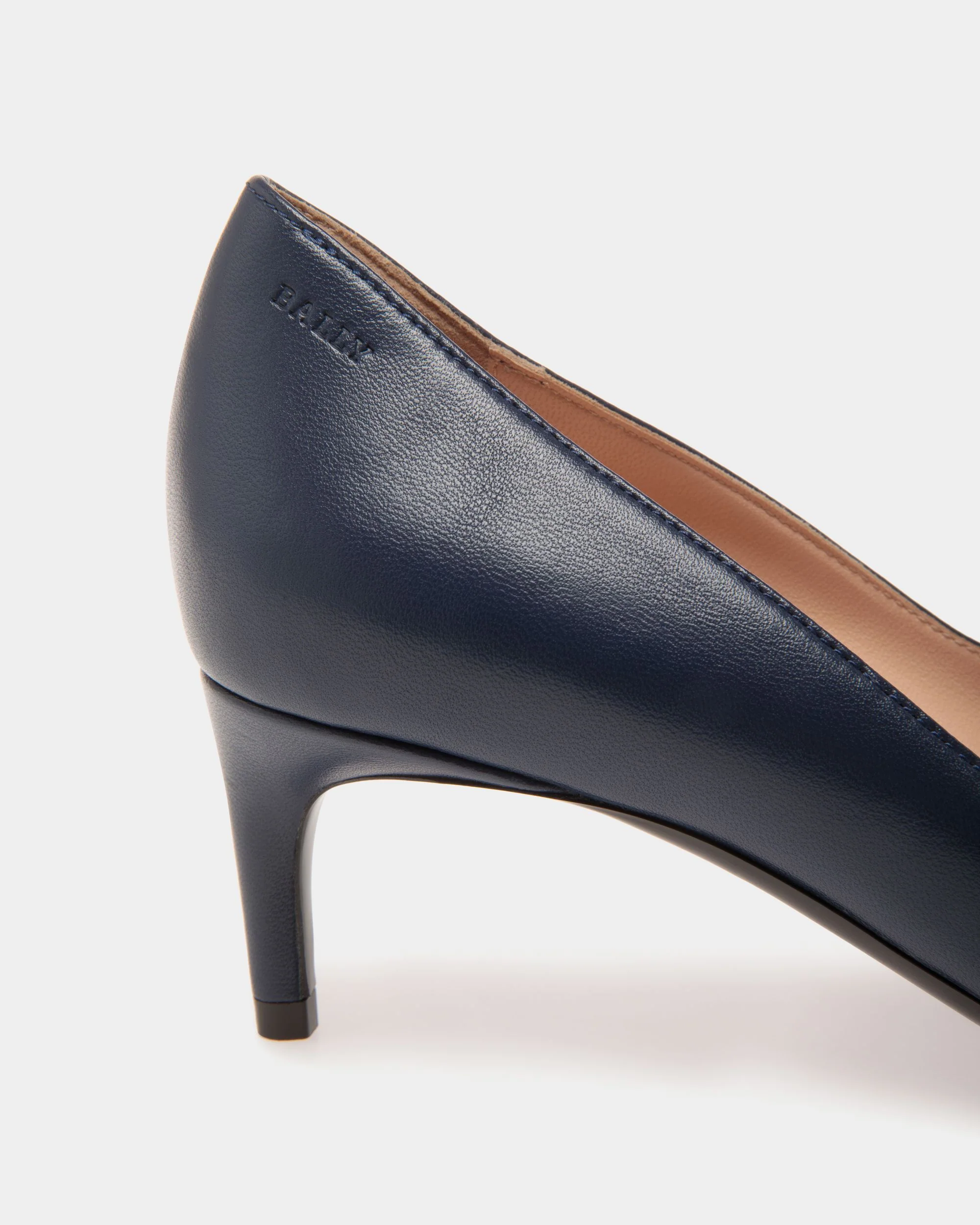 Pump in Bue Leather - Image 5
