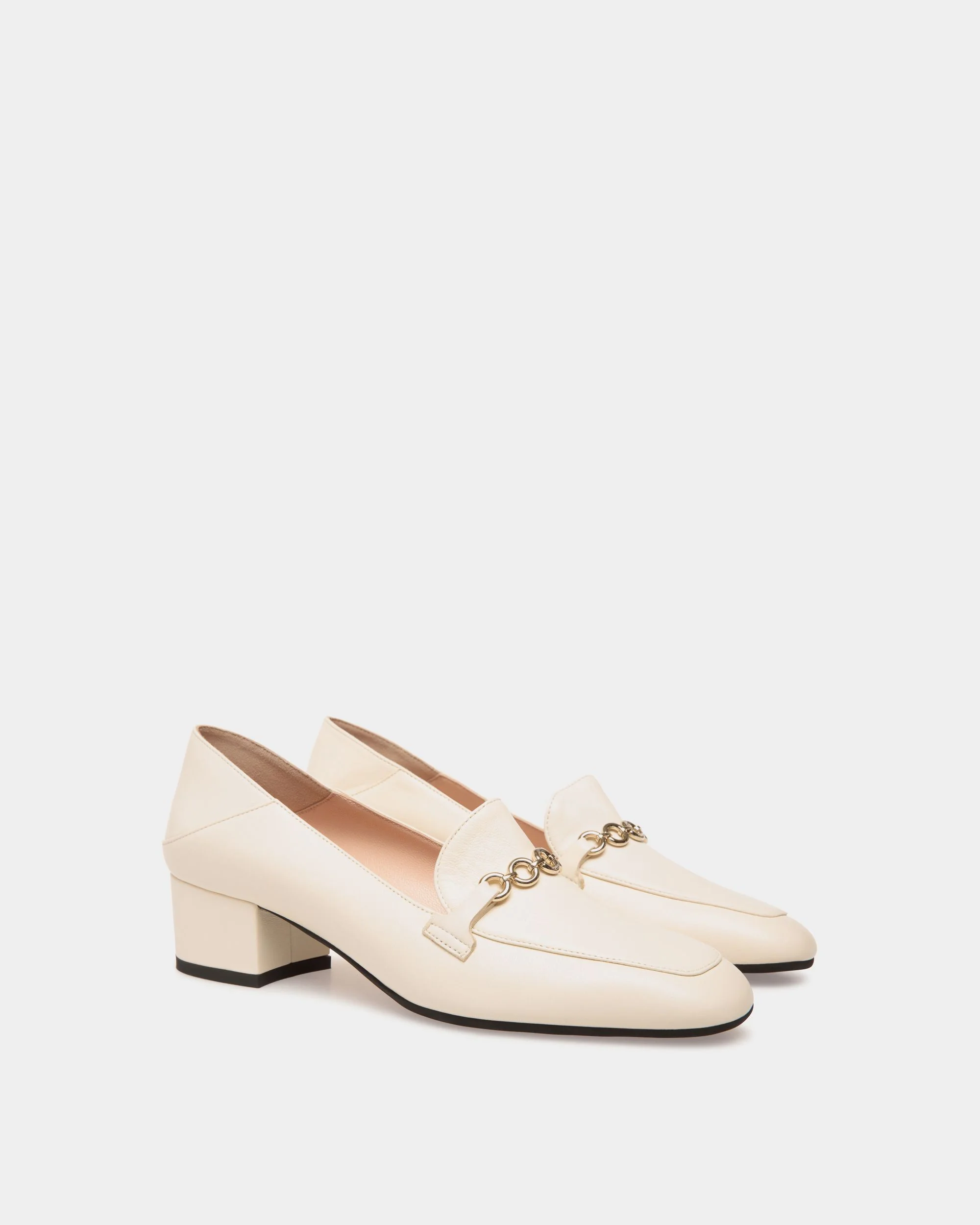 Pump in White Leather - Image 2