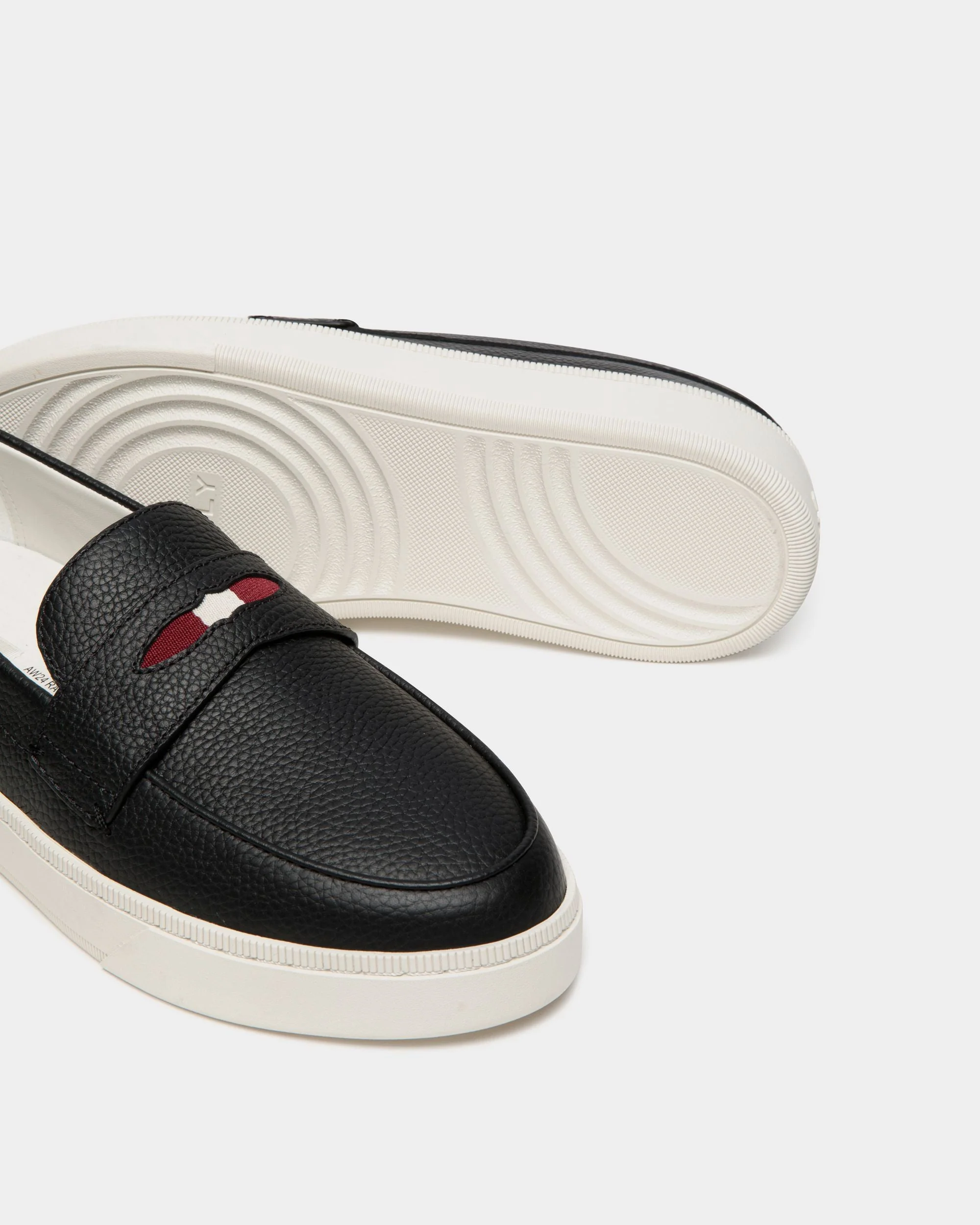 Raise Sneaker In Black Grained Leather - Image 4