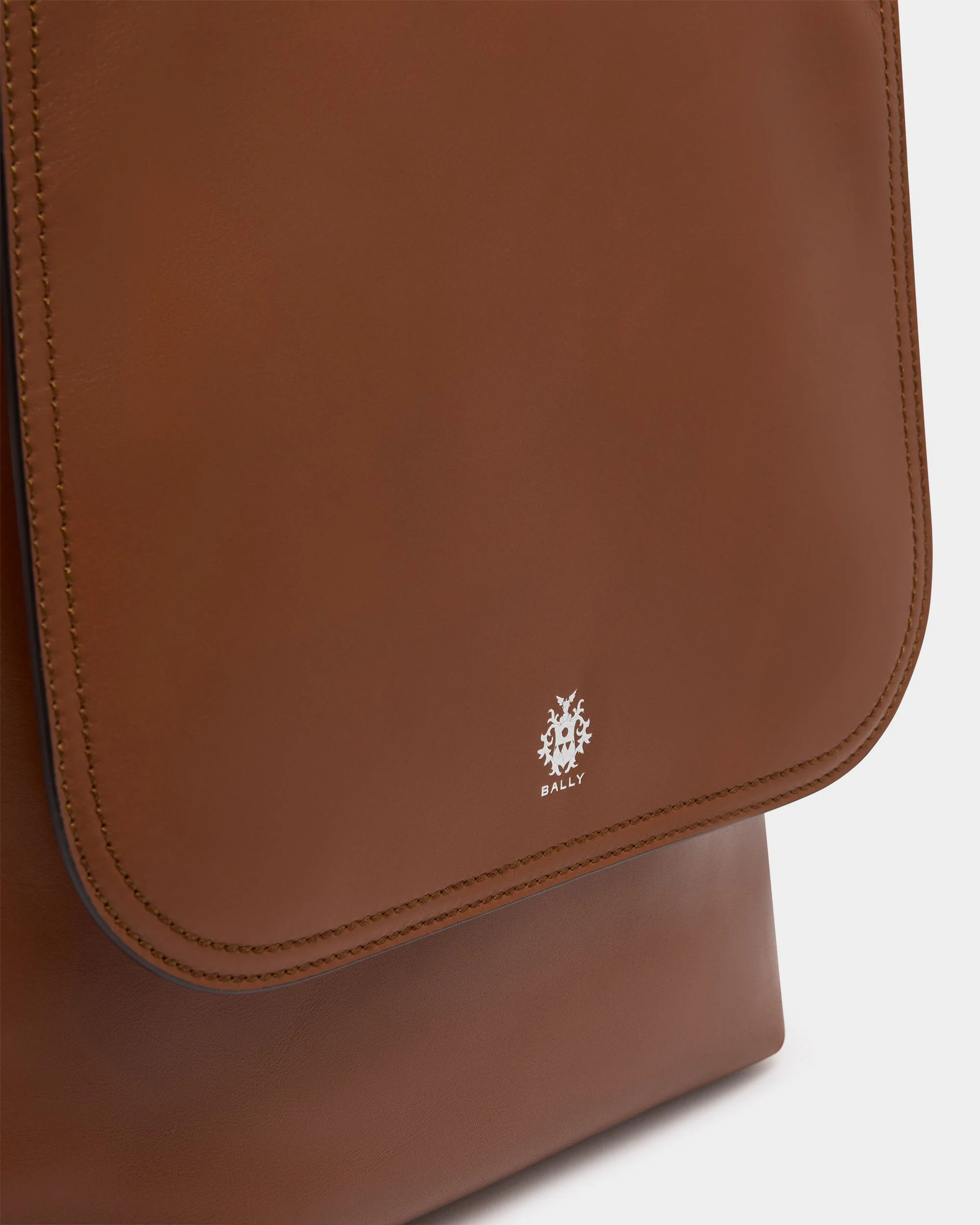 Ray Crossbody Bag in Amber Brown Leather - Image 5
