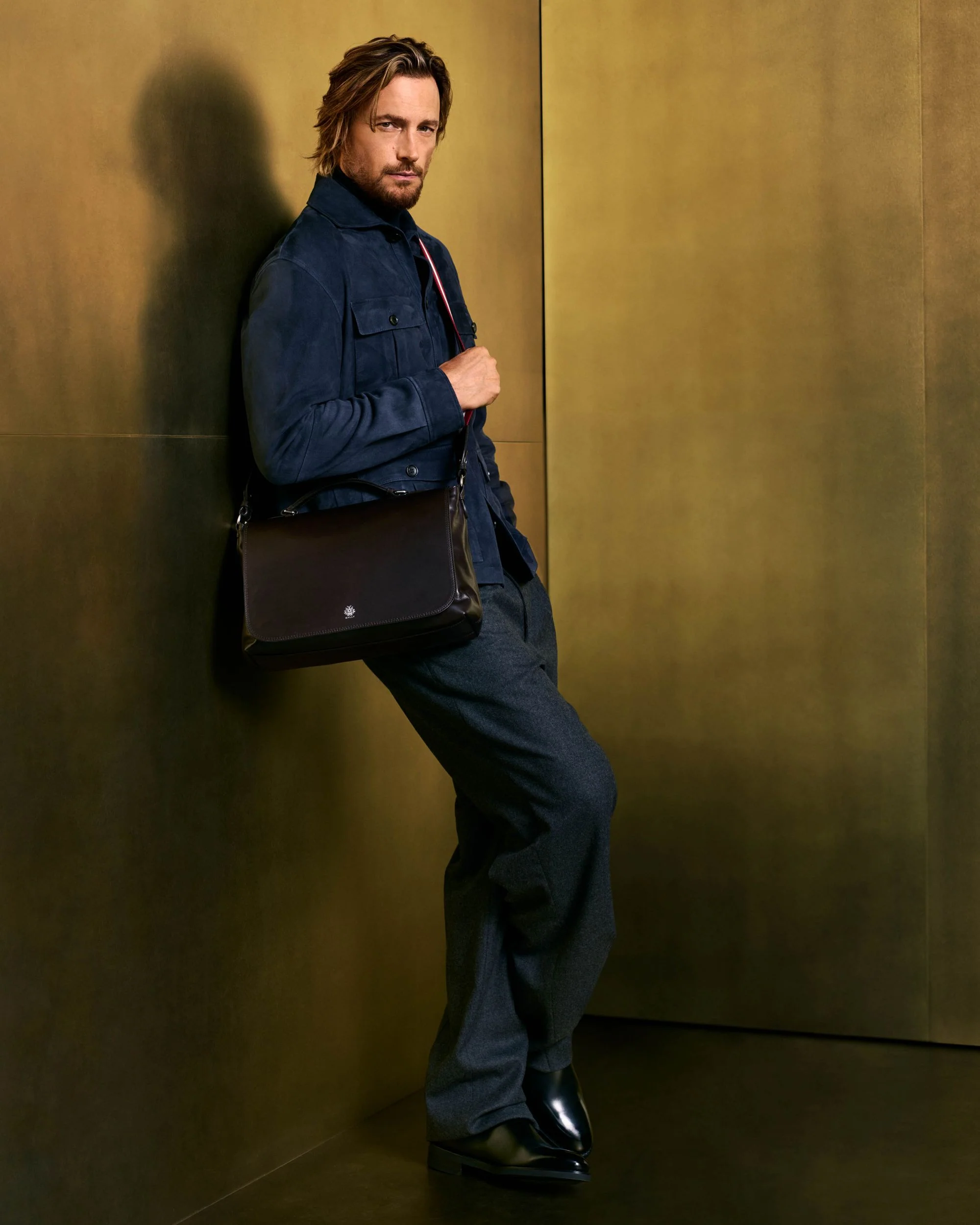 Ray Crossbody Bag in Chocolate Leather - Image 7