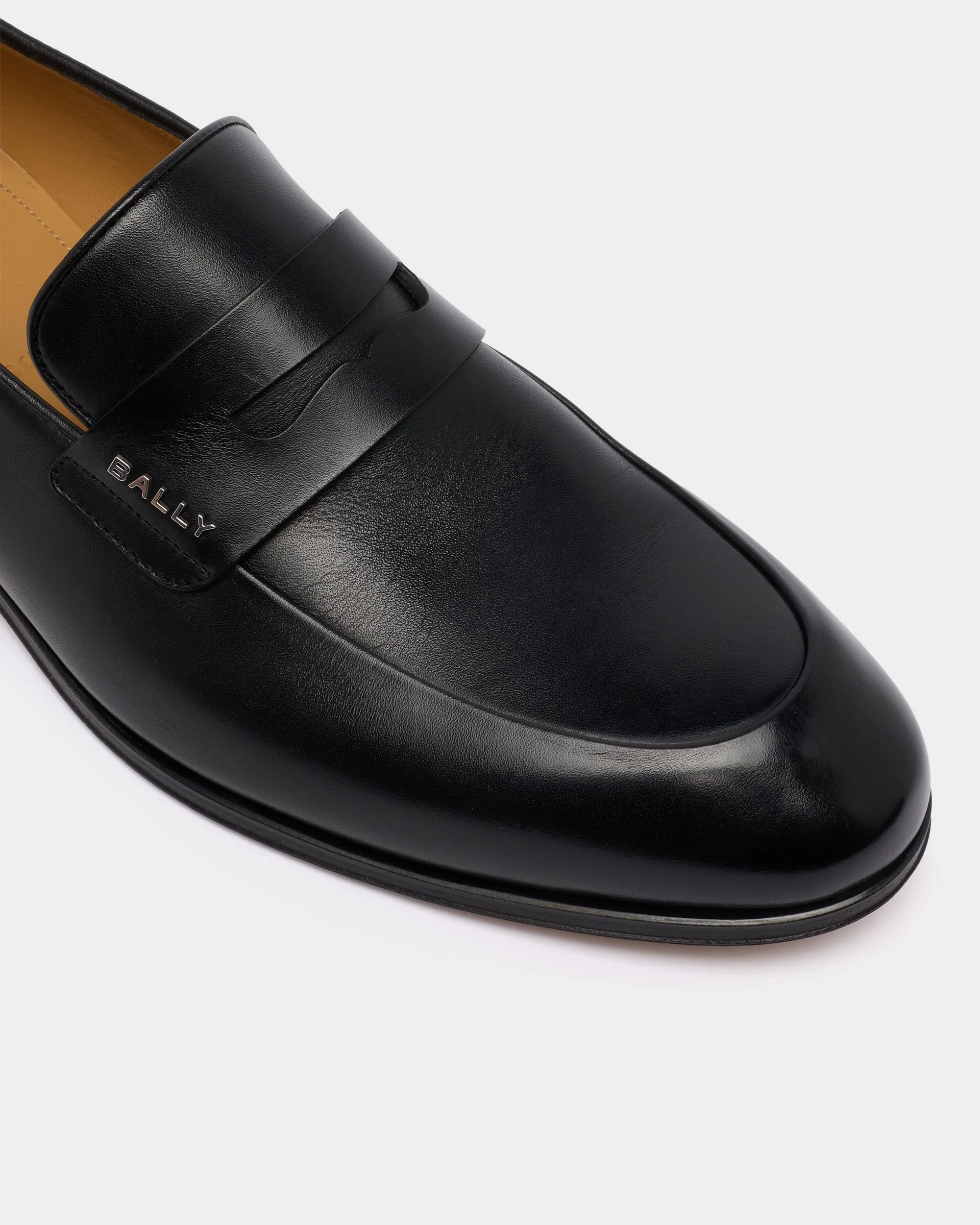 Regent Loafer in Black Leather - Image 6
