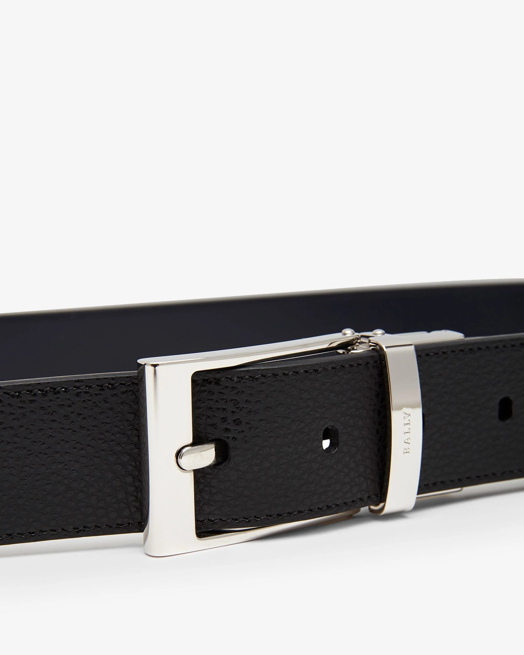 Reversible And Adjustable Belt in Black Leather - Image 3