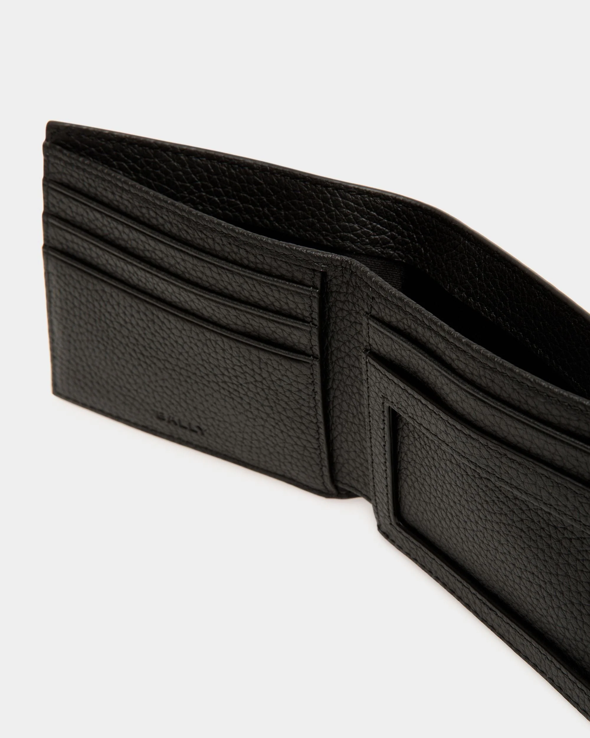 Ribbon Bifold In Black Leather - Image 4