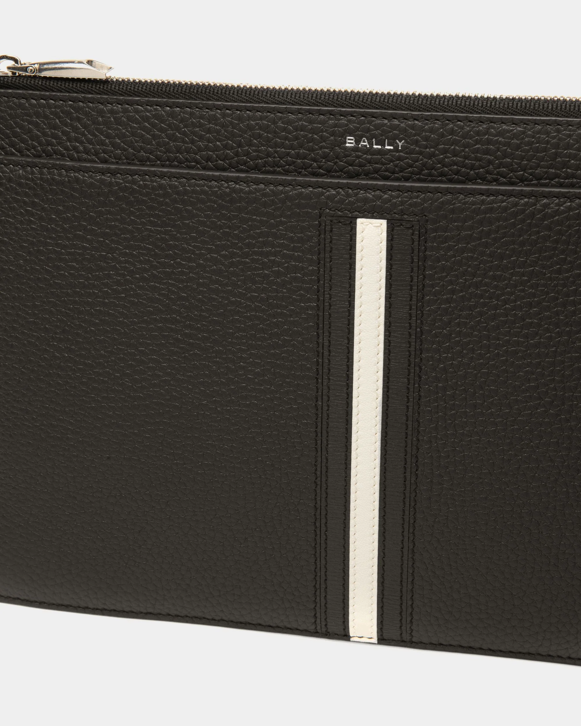 Ribbon Pouch in Black Grained Leather - Image 4