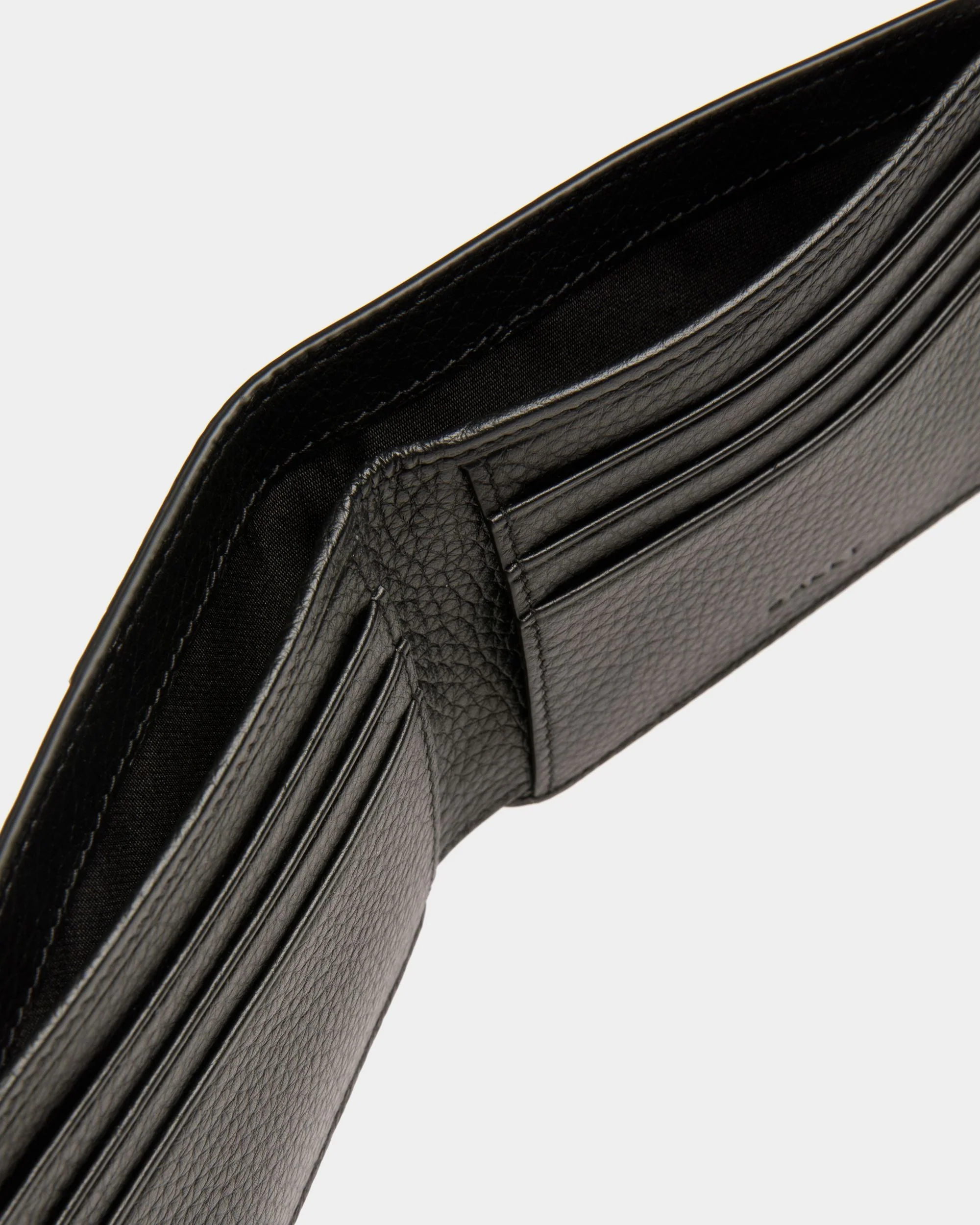 Ribbon Wallet in Black Grained Leather - Image 4
