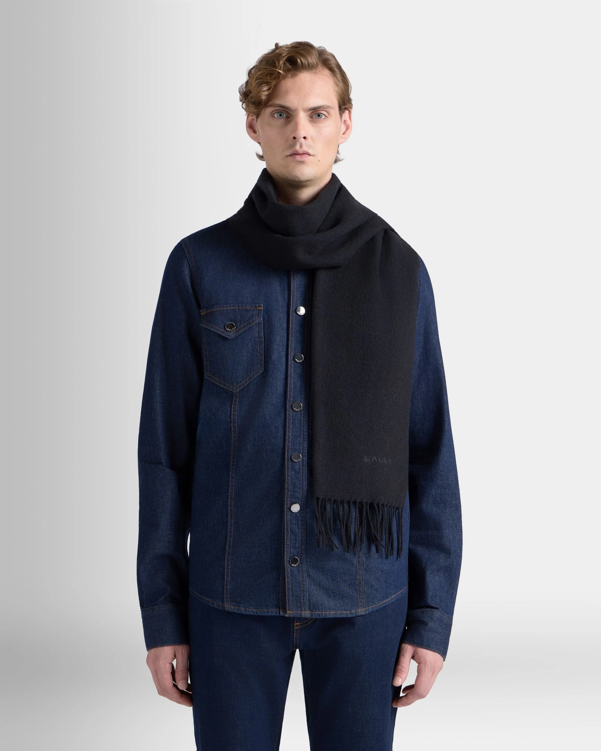 Scarf in Black Wool - Image 2
