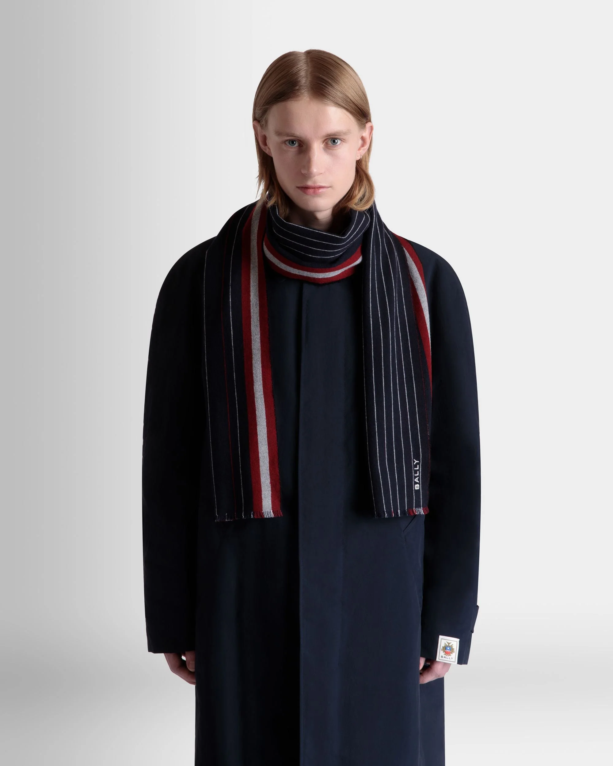 Scarf in Navy Blue Wool - Image 2