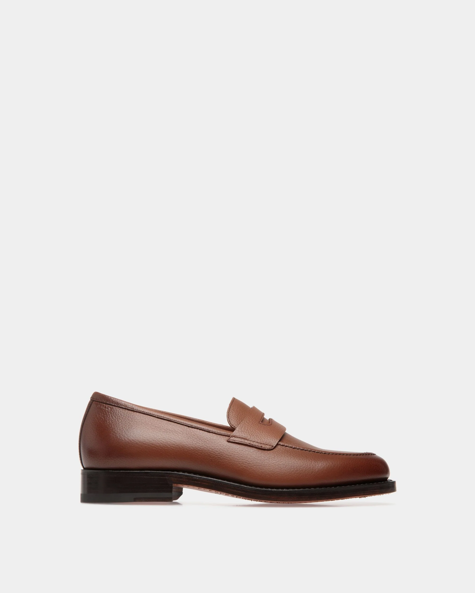 Schoenen Loafer in Brown Embossed Leather