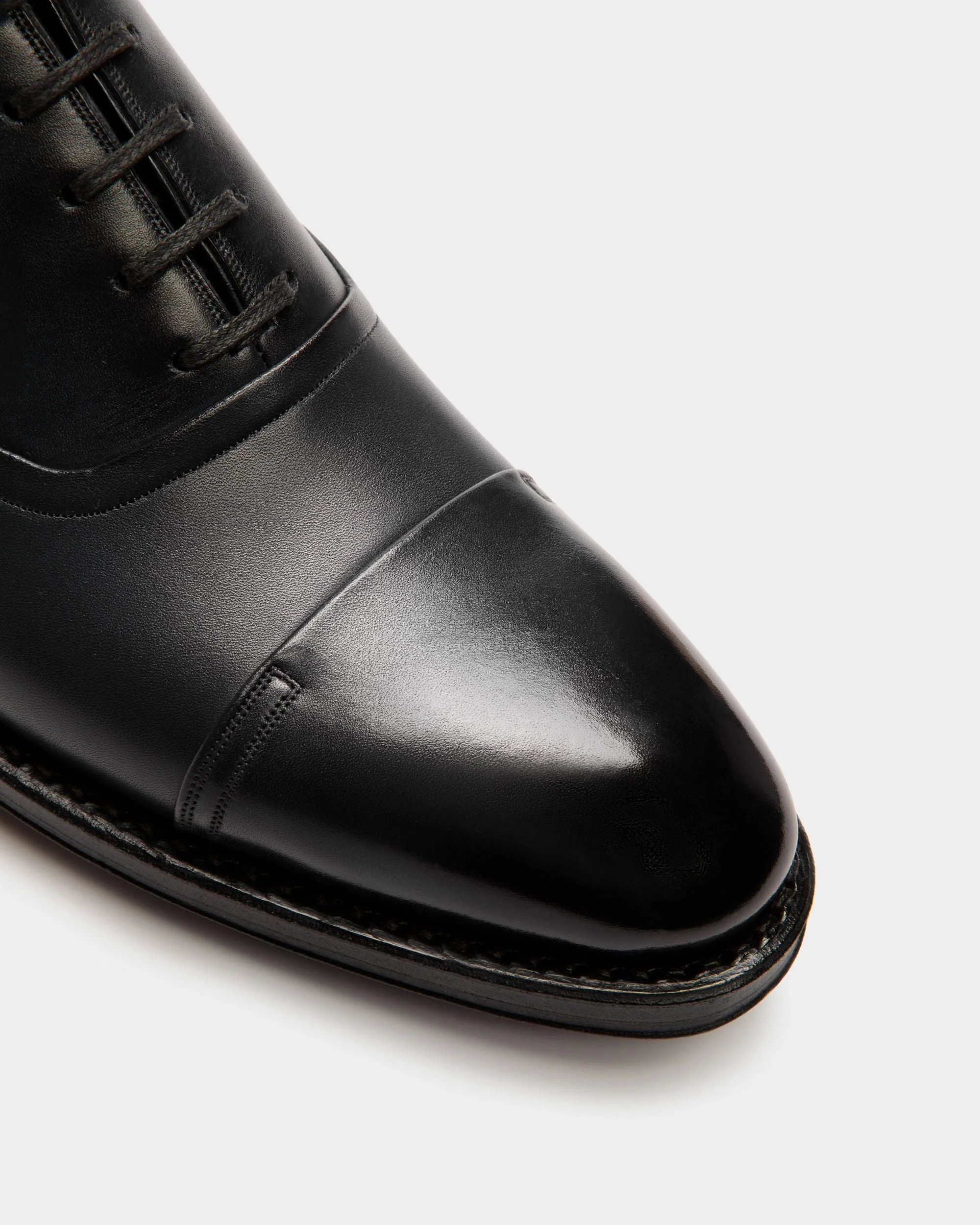 Scribe Un Oxford in Black Leather - Image 5
