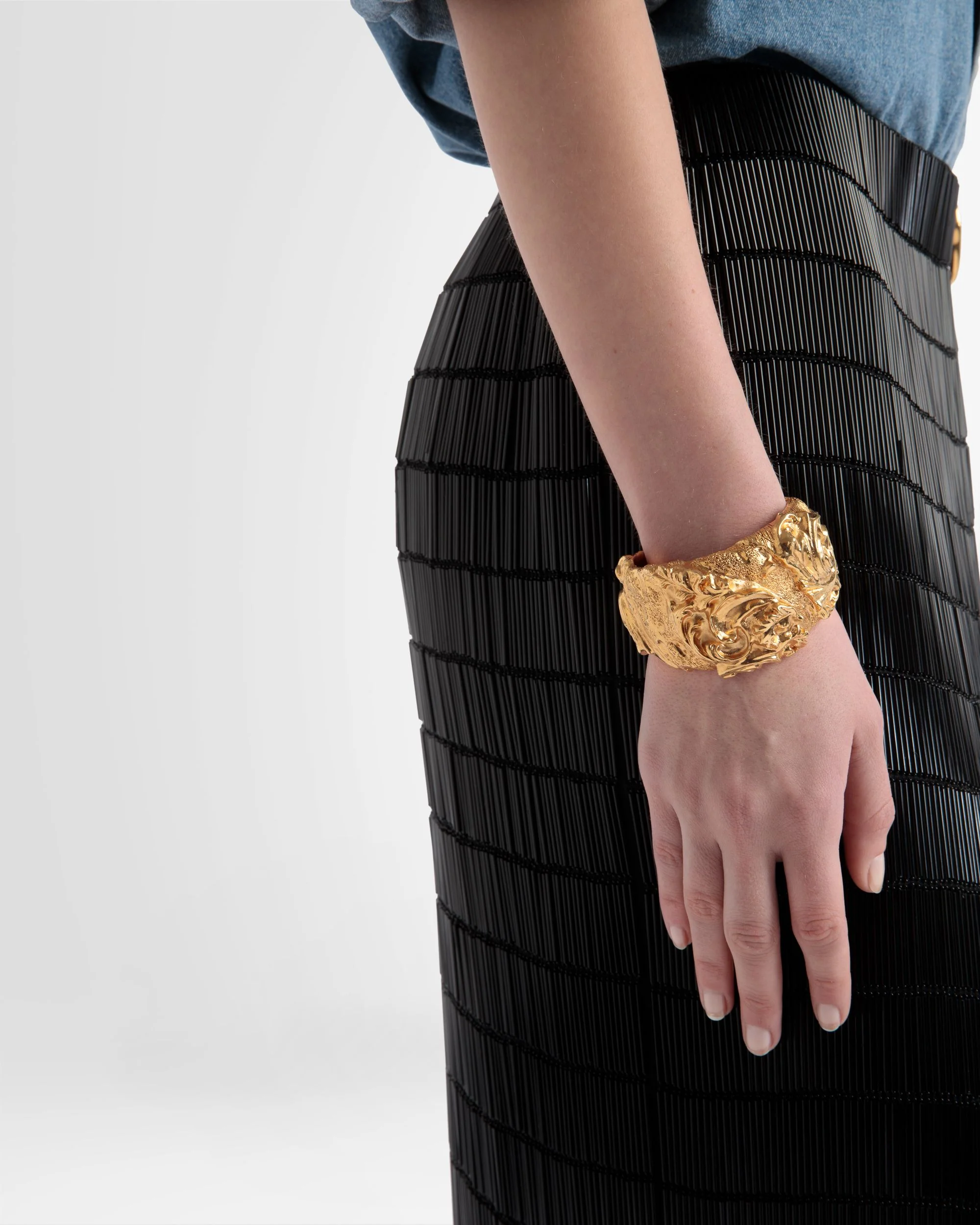 Sculptural-Effect Chunky Cuff Bracelet In Yellow-Gold - Image 2