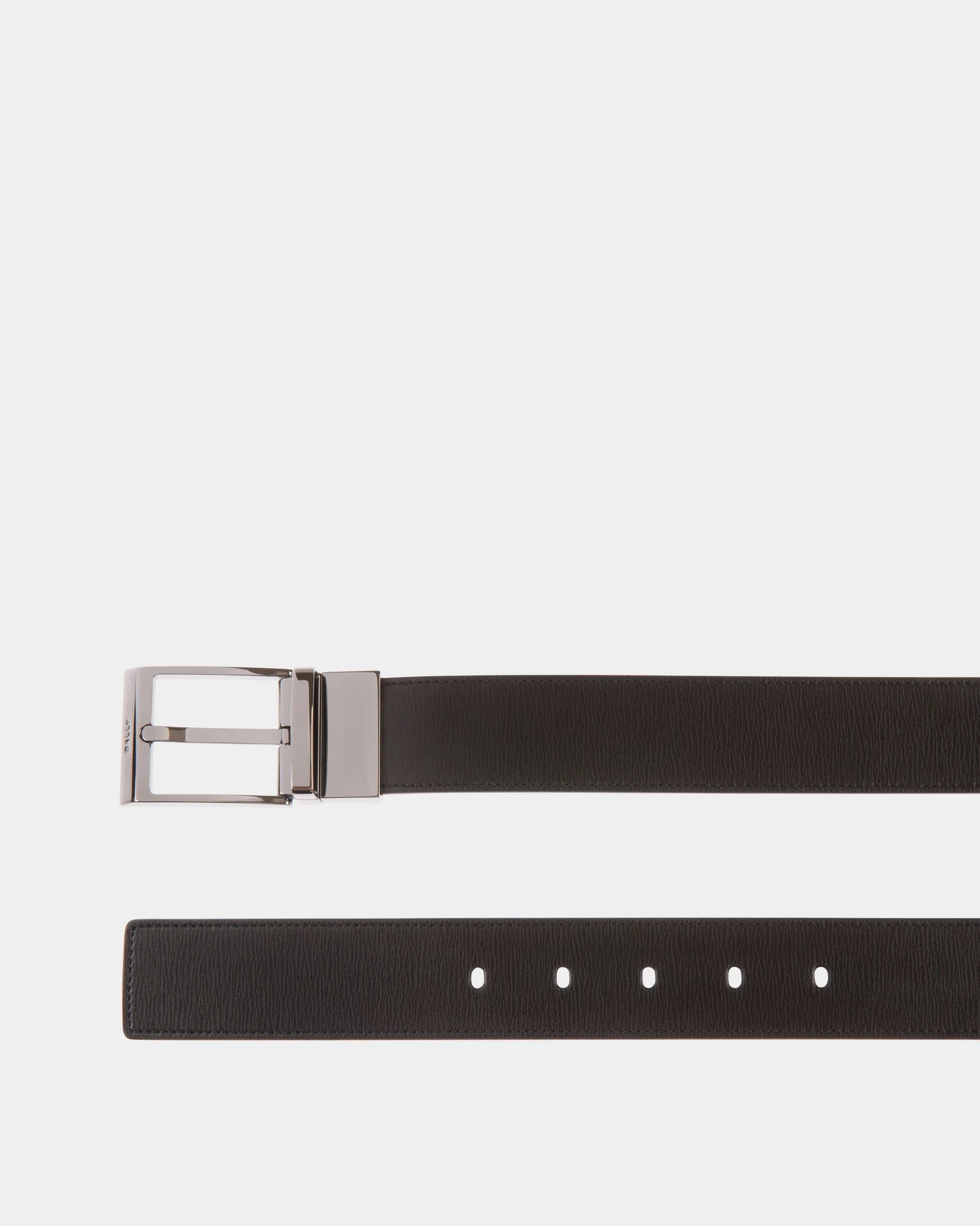 Shiffie 35mm Reversible And Adjustable Belt in Black And Navy Blue Leather - Image 3