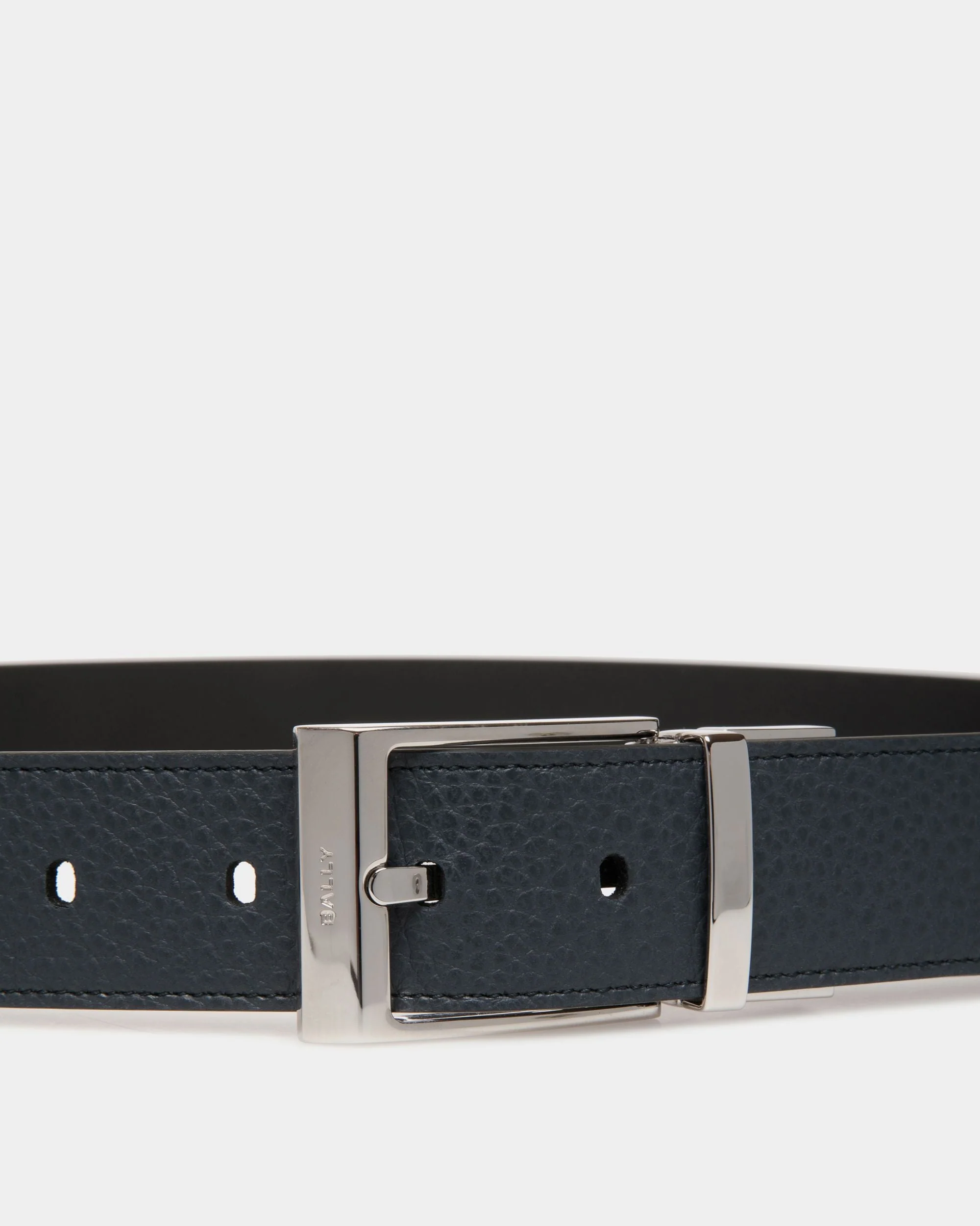 Shiffie 35mm Reversible And Adjustable Belt in Navy Blue And Black Leather - Image 3