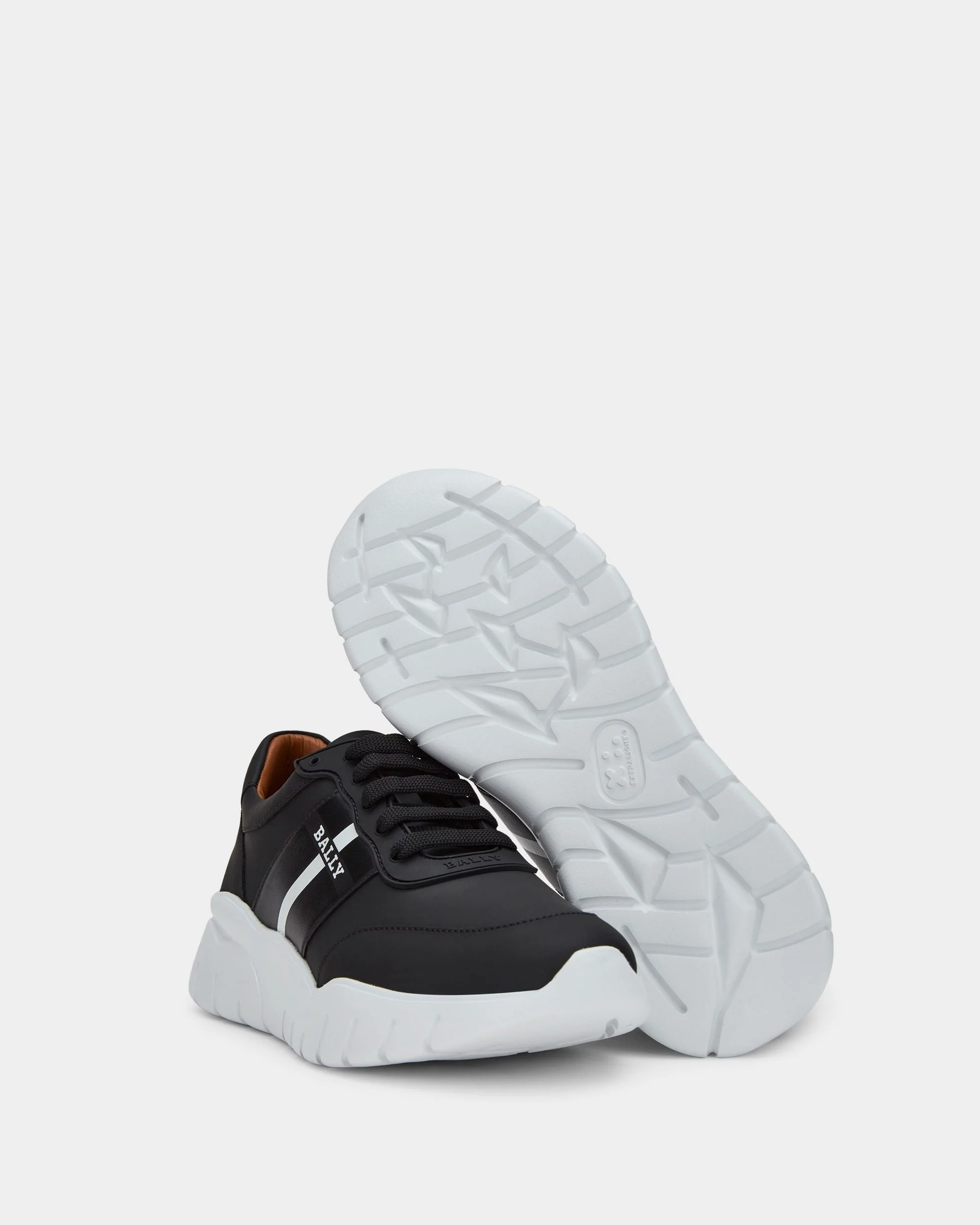 Sneaker in Black Leather - Image 3