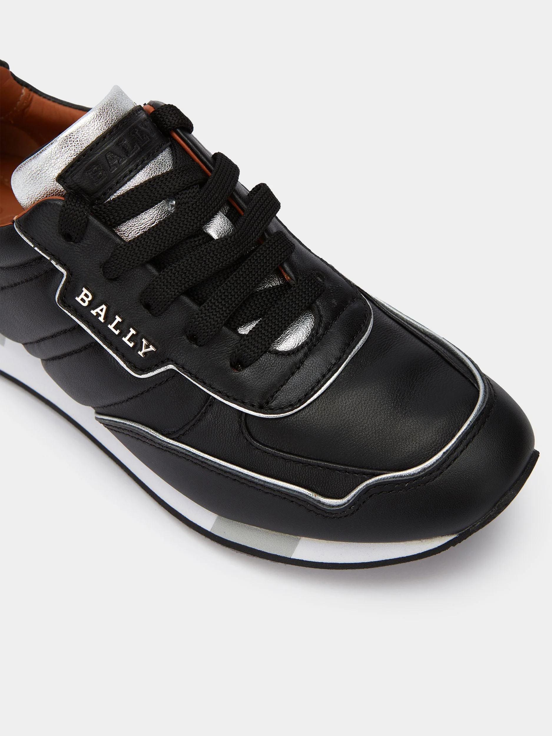 Sneaker in Black Leather - Image 4