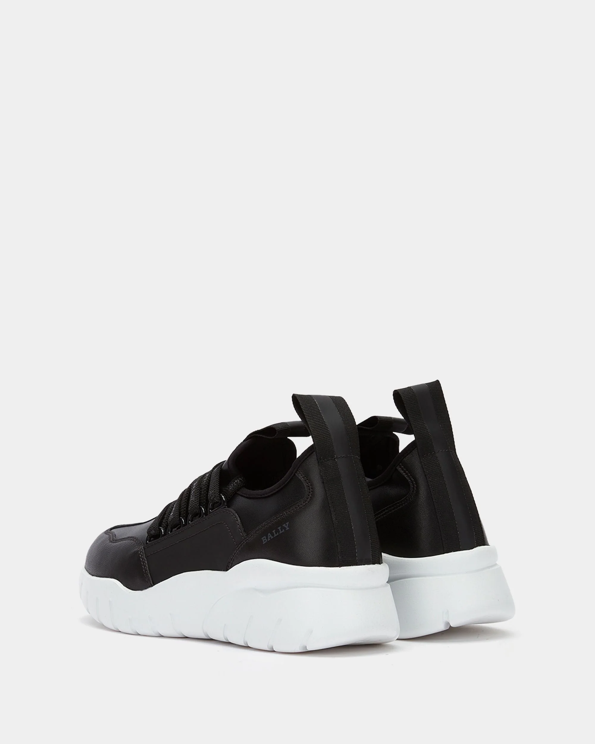 Sneaker in Black Leather - Image 3