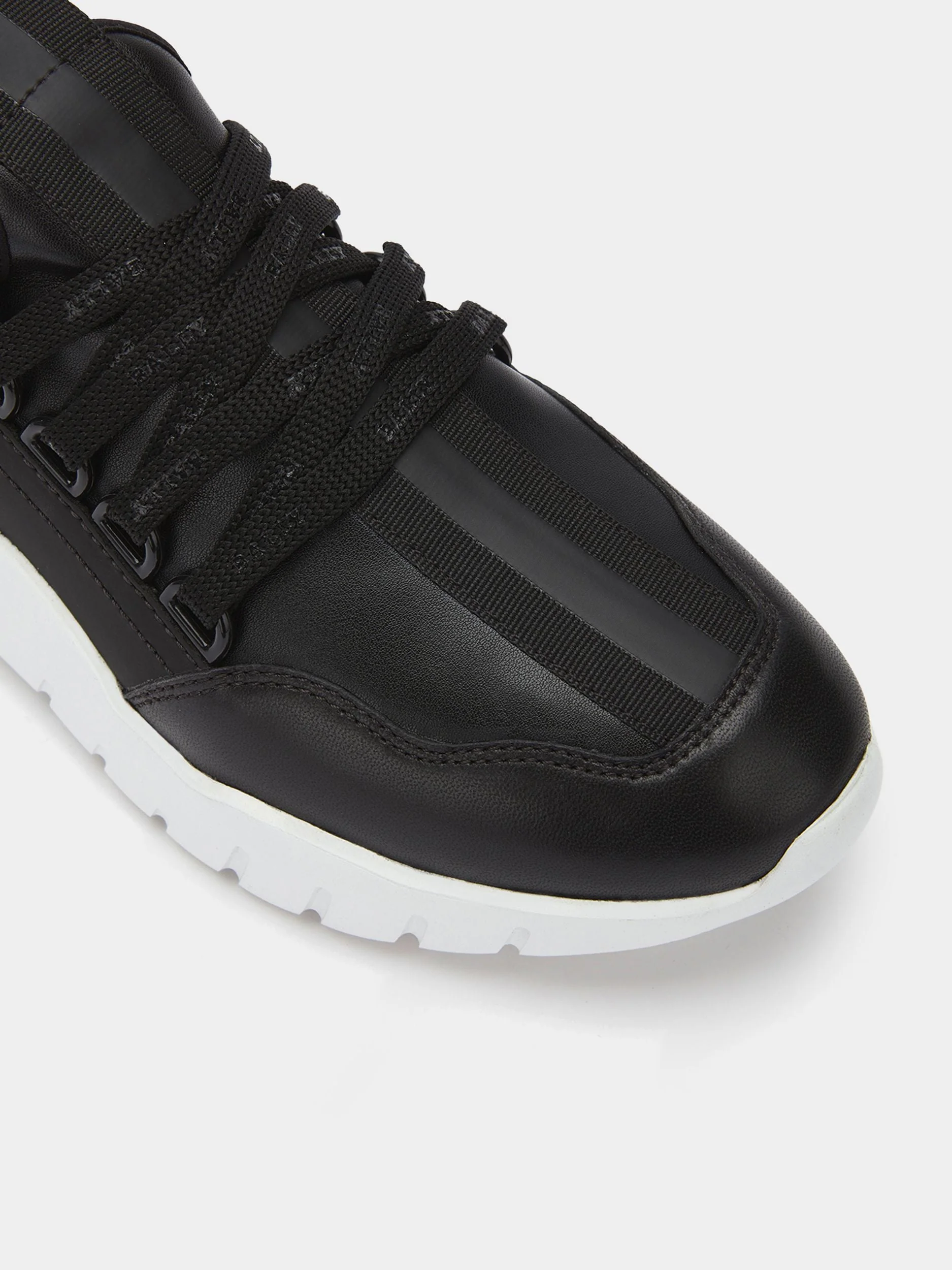 Sneaker in Black Leather - Image 5