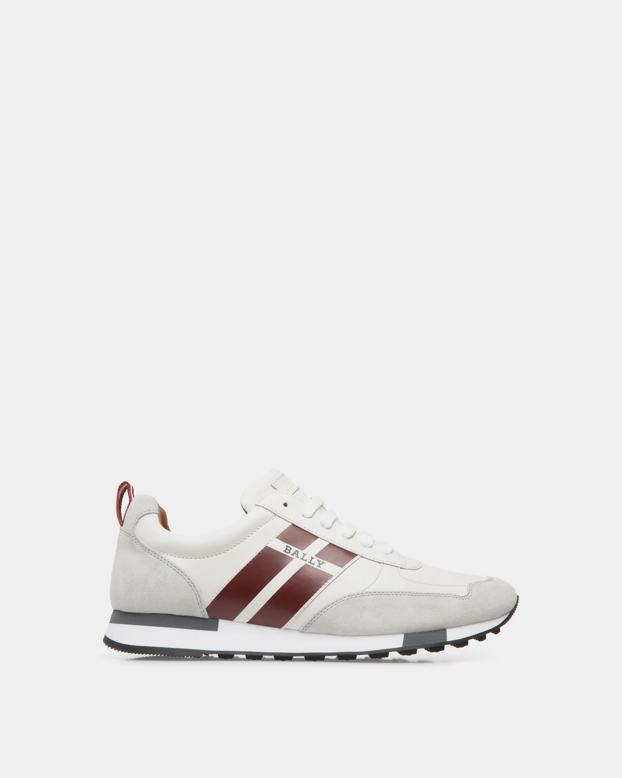 Sneaker in White Leather