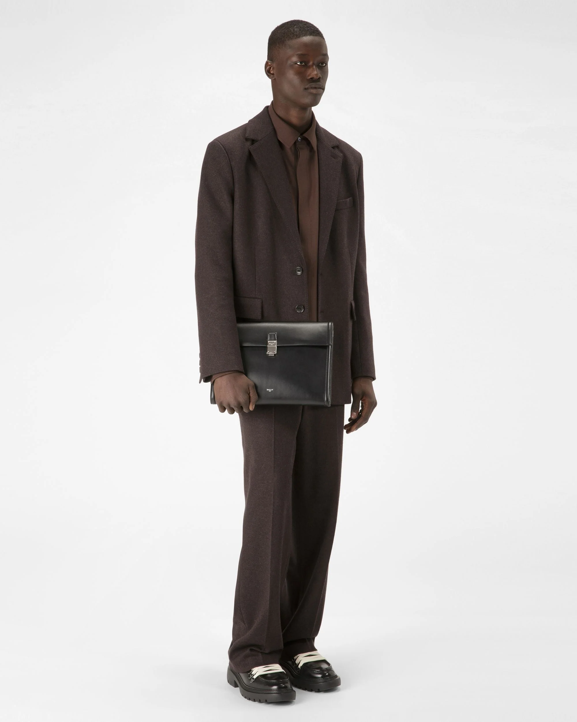 Soryan Leather Portfolio In Black - Image 2
