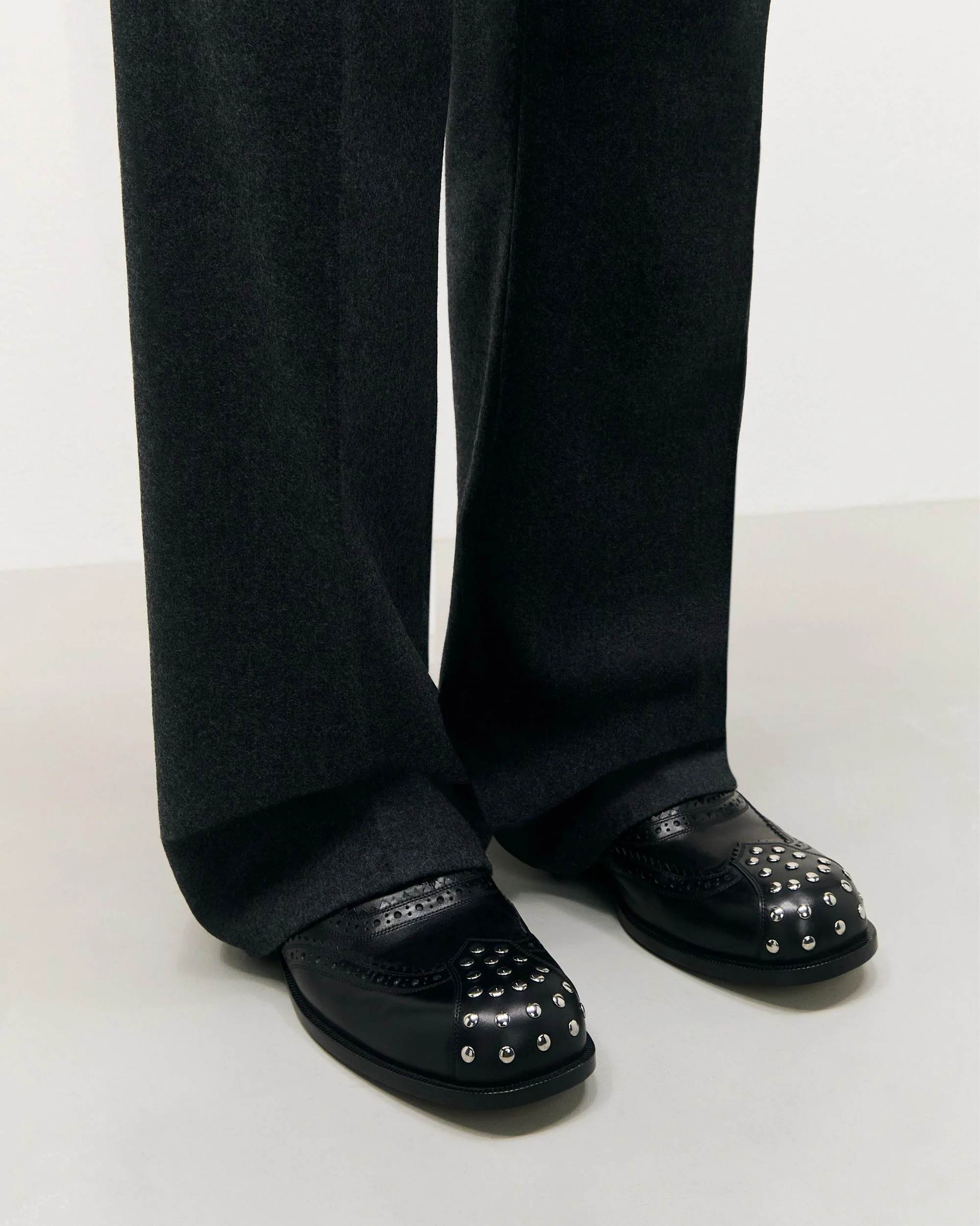 Spiegel Oxford in Black Leather - Image 7