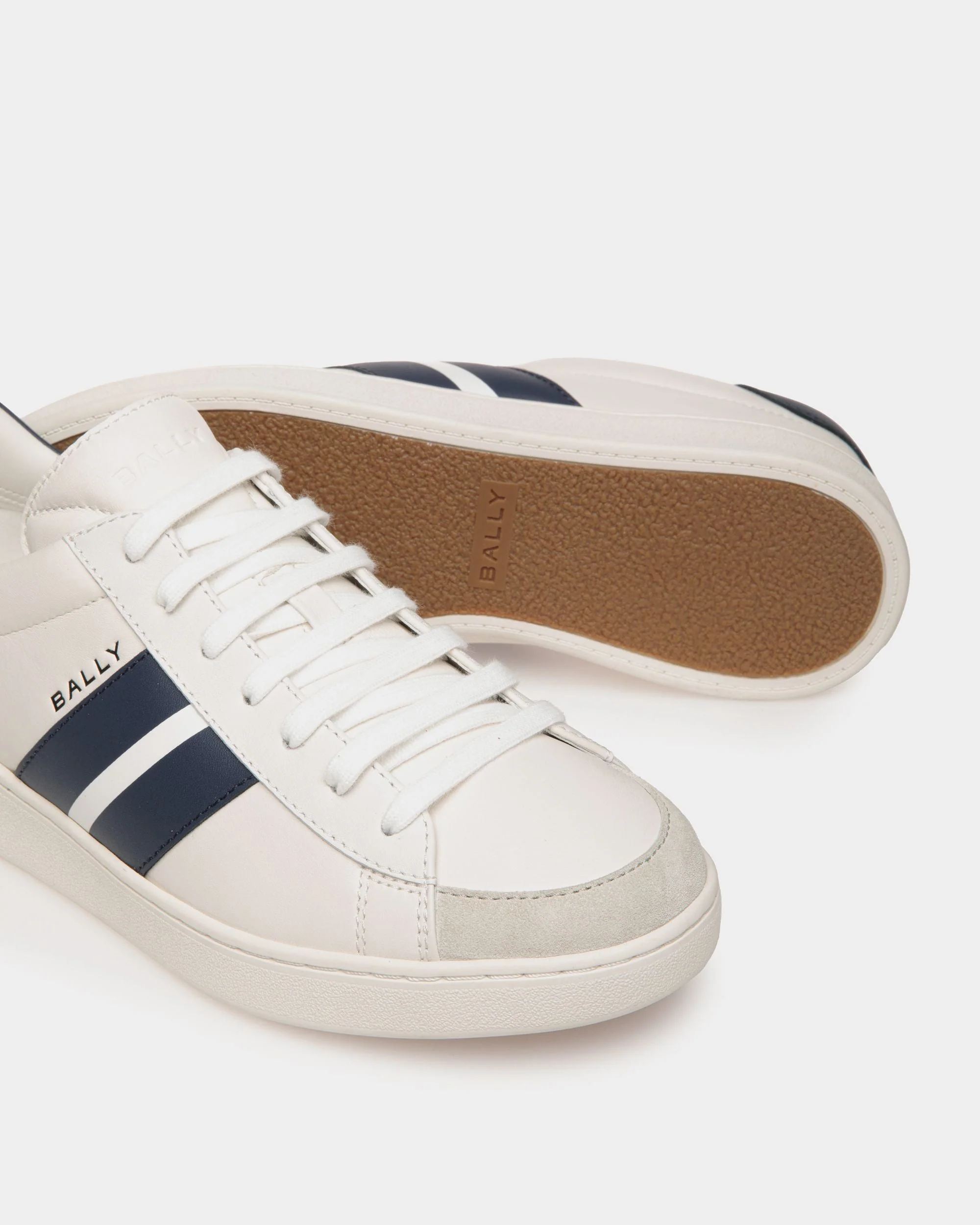 Tennis Sneaker In White And Navy Blue Leather - Image 4