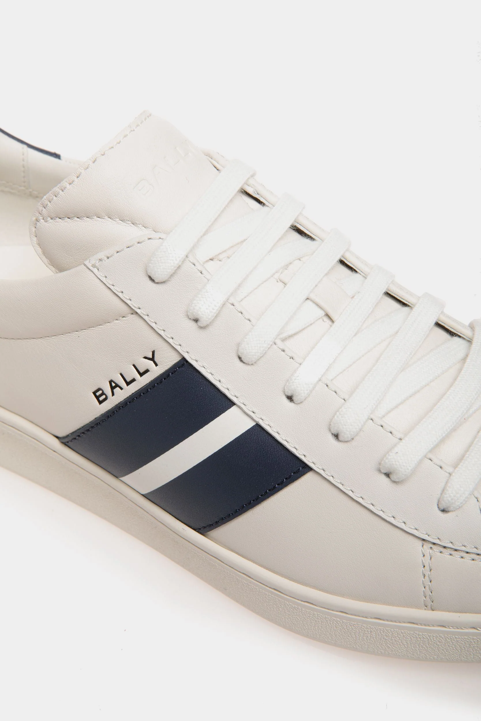 Tennis Sneaker In White And Navy Blue Leather - Image 5