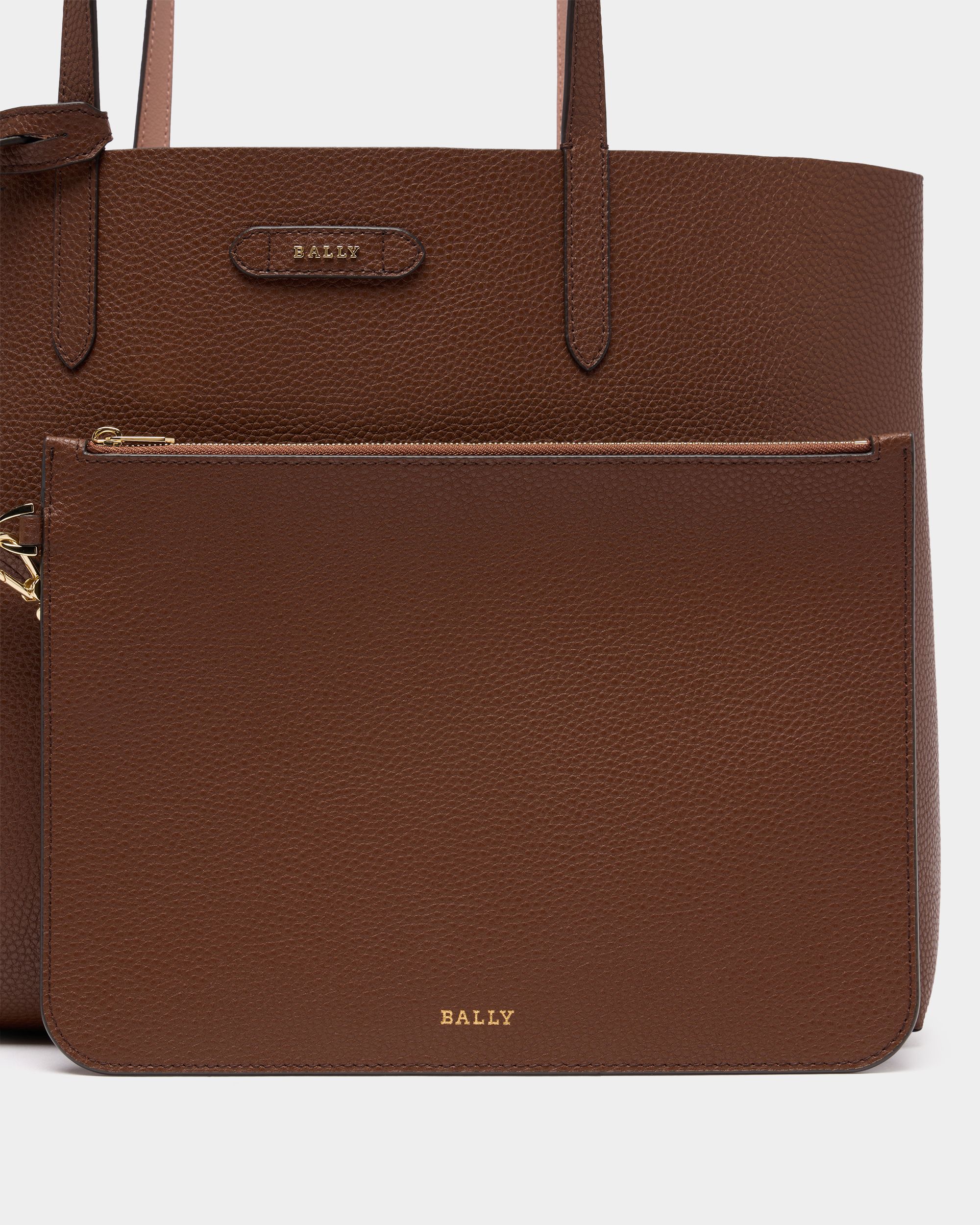 Tote Bag in Brown Grained Leather - Image 6