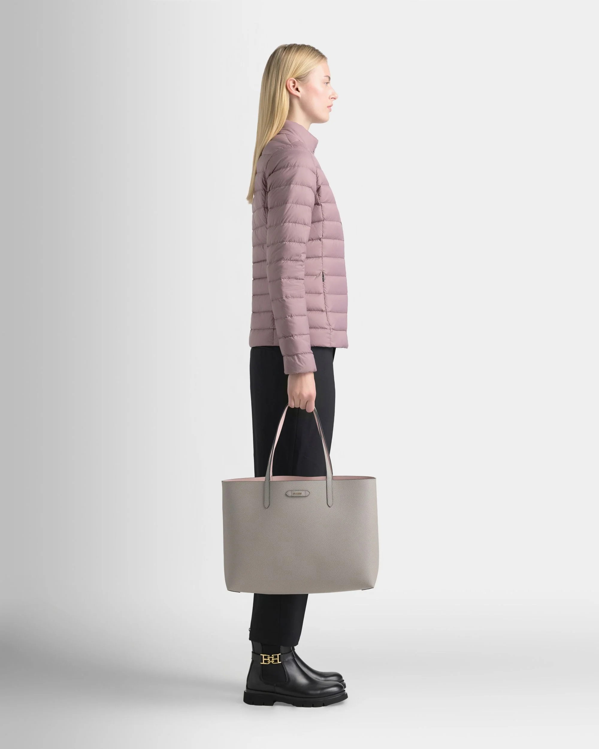 Tote Bag in Taupe Grained Leather - Image 2