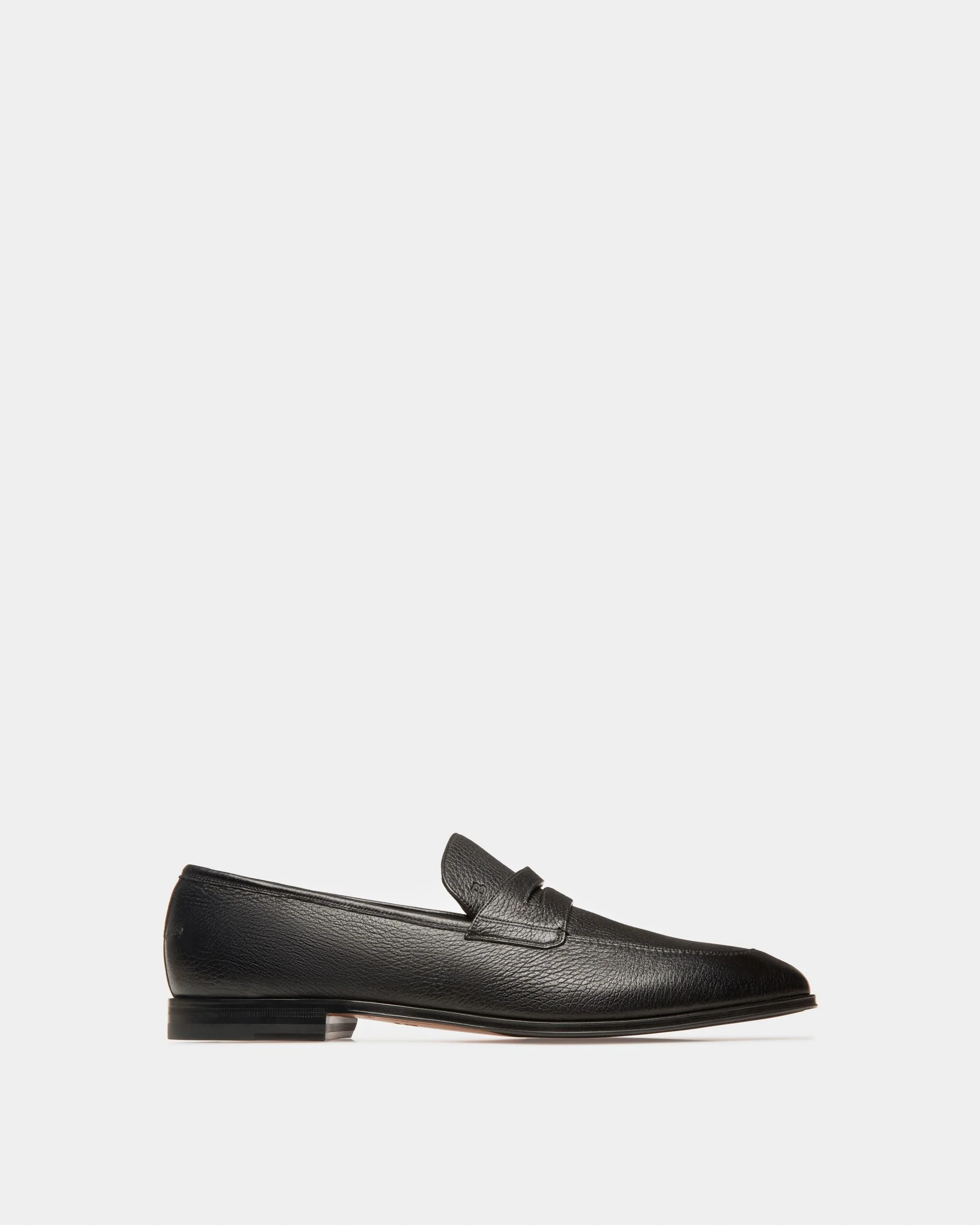 Webb Men's Grained Deer Leather Penny Loafer In Black