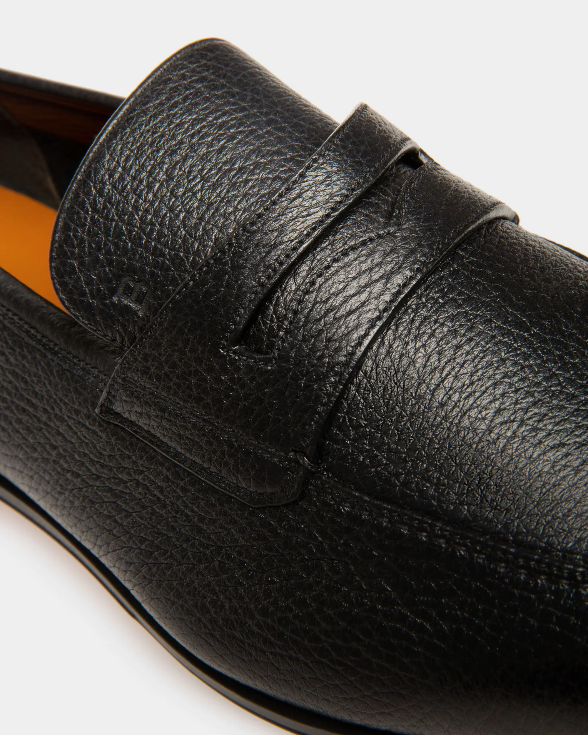 Webb Men's Grained Deer Leather Penny Loafer In Black - Image 4