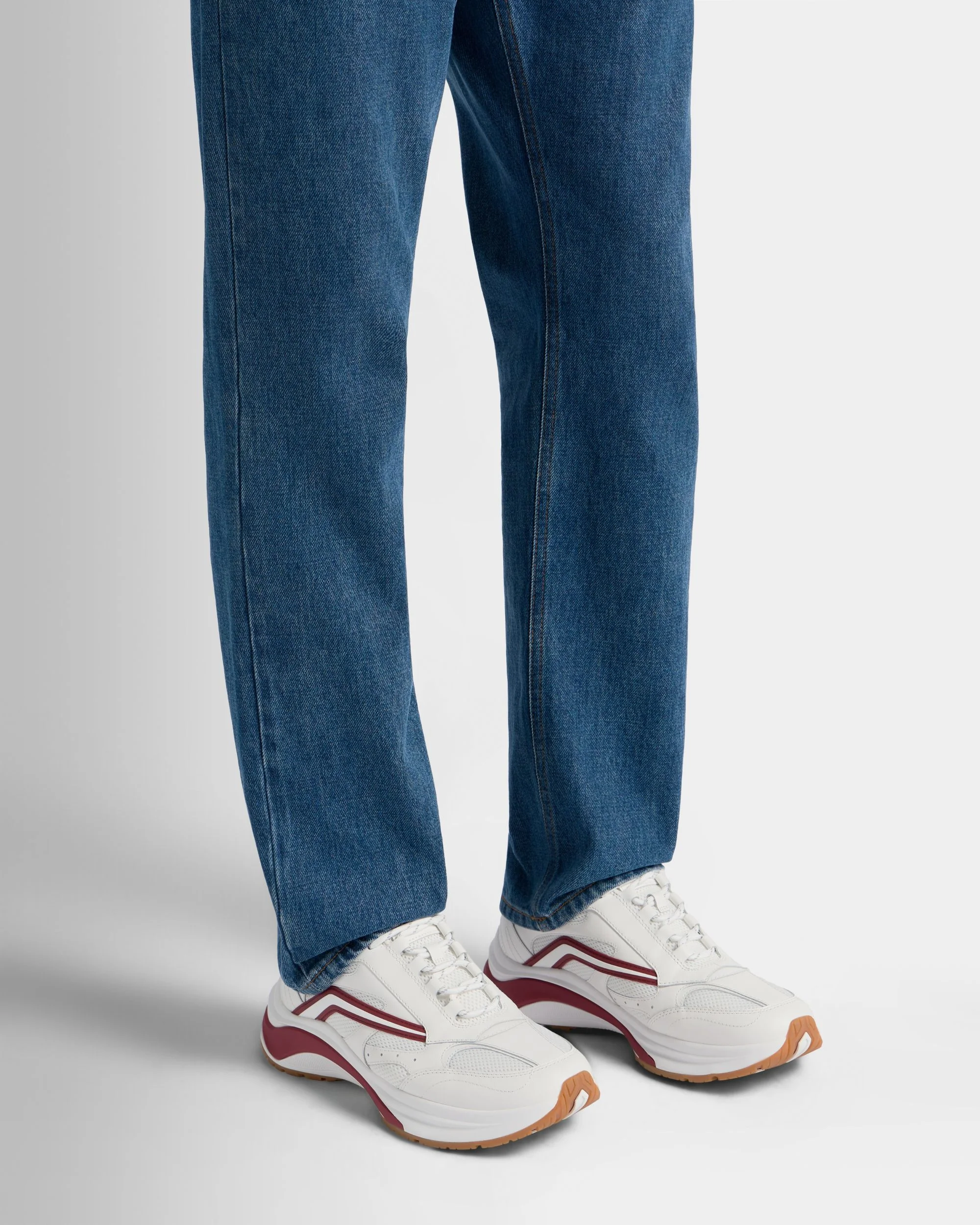 Woge Sneaker in White and Red Leather and Fabric - Image 2