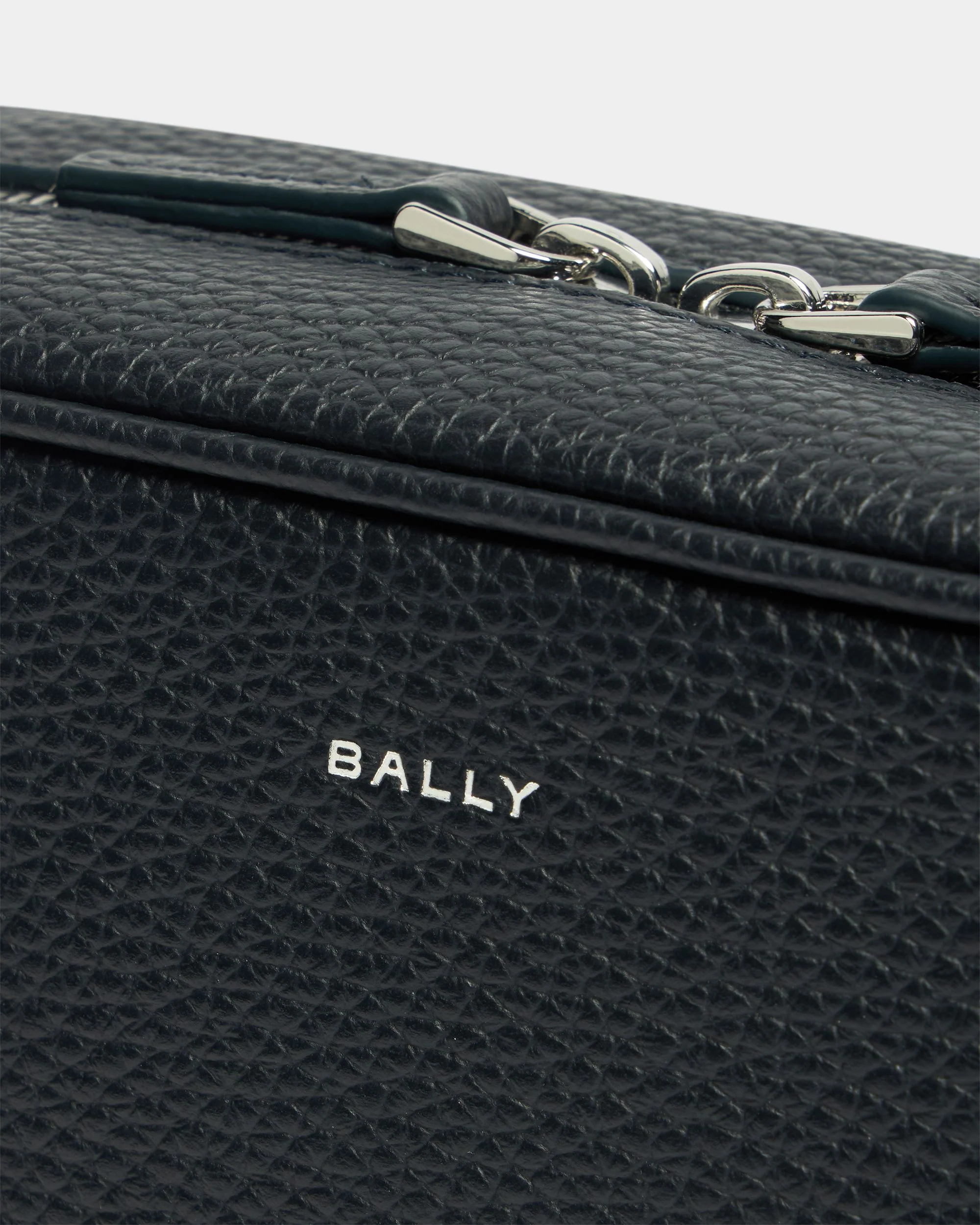 York Pouch In Navy Blue Grained Leather - Image 4