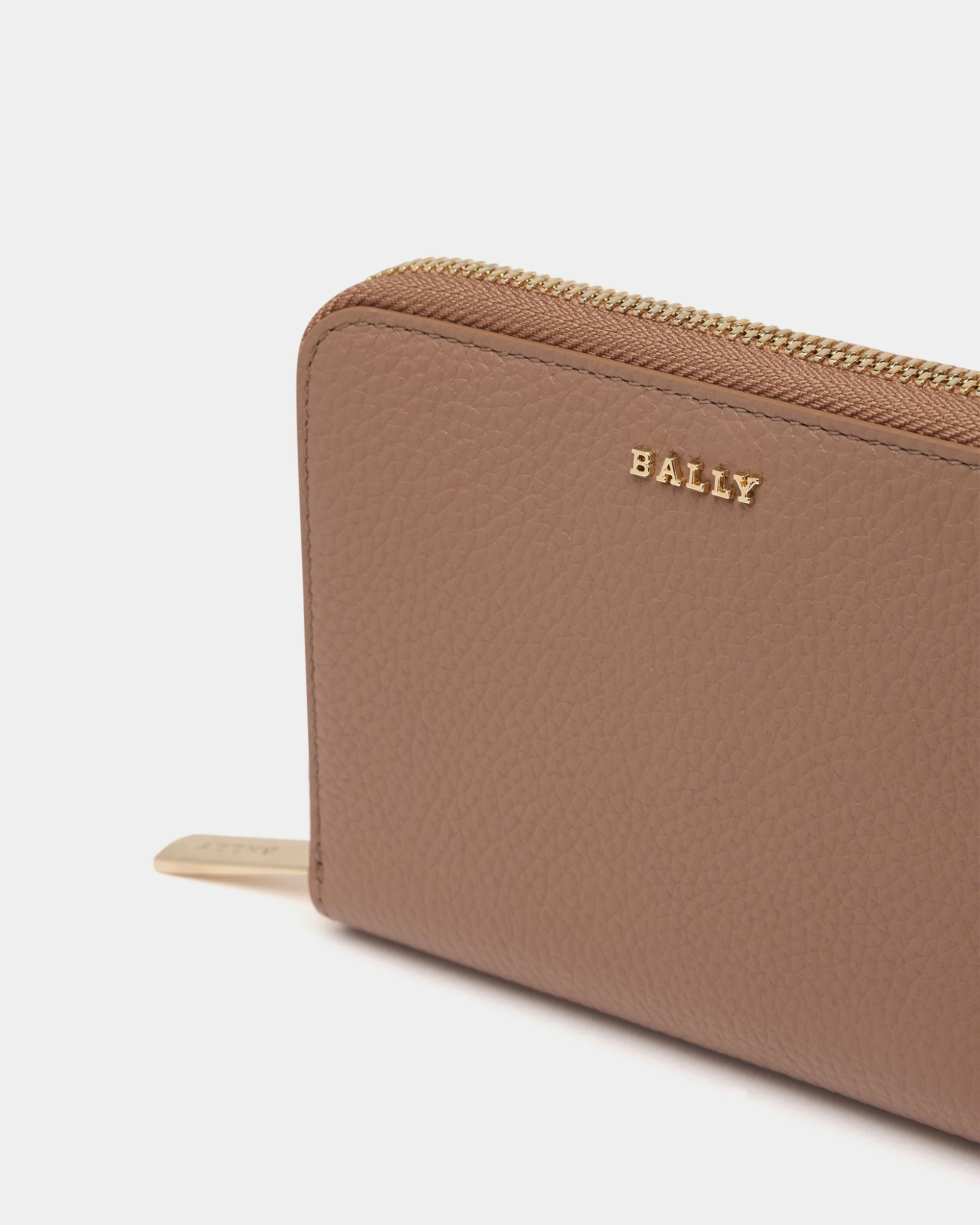 Zip Around Wallet in Beige Grained Leather - Image 4